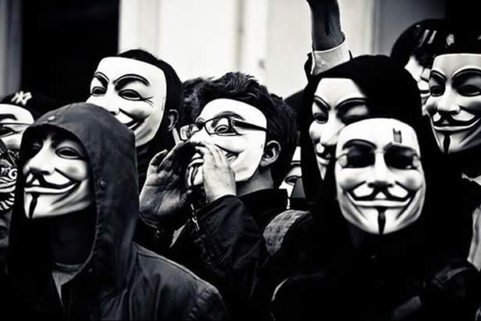 El grupo de activistas Anonymous publicó una lista de usuarios de la red social Twitter que aparentemente estarían relacionadas con el Estado Islámico. (Foto: Archivo/Efe)