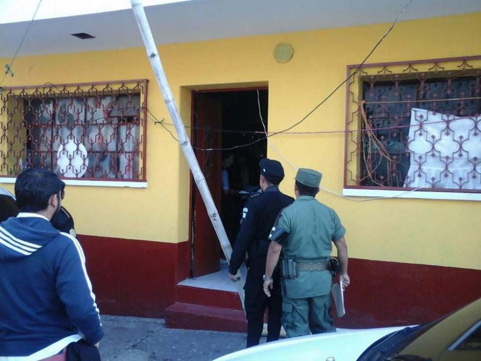 La PNC ha detenido a dos personas y recuperado una gran cantidad de productos que eran escondidos en viviendas del barrio El Gallito, zona 3. (Foto: PNC)&nbsp;