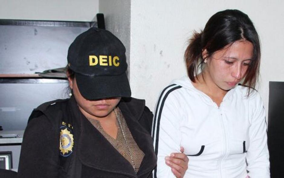 La capturada contrataba a menores de edad para obligarlas a trabajar como sexoservidoras. Foto PNC
