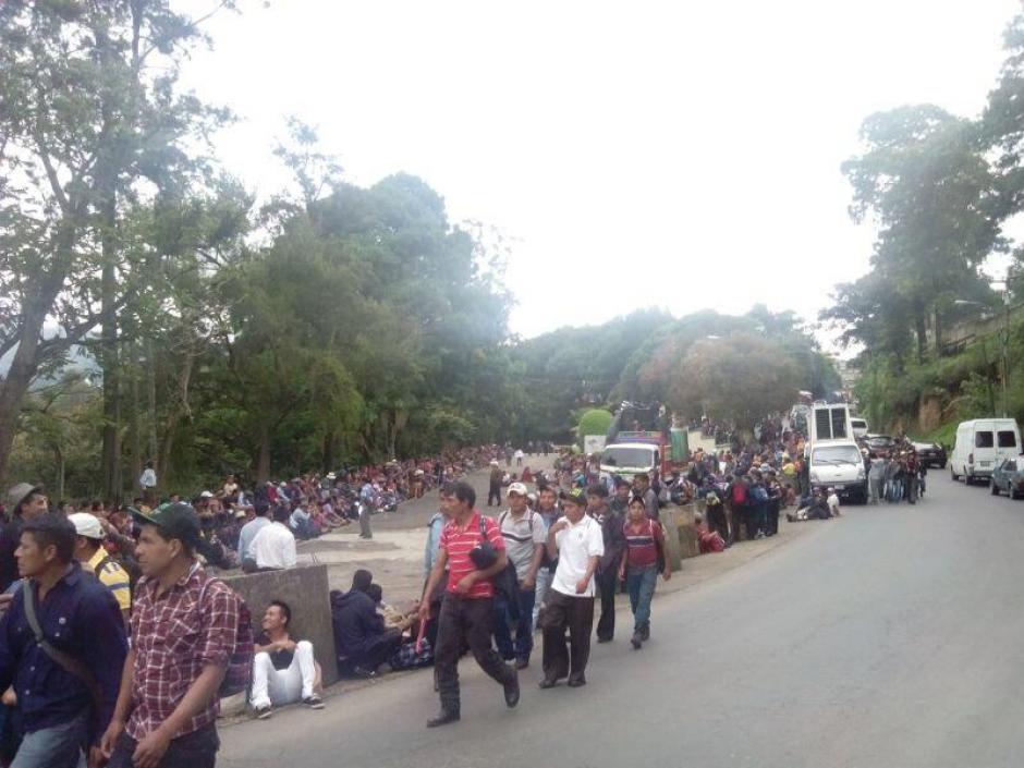 Pobladores de San Juan Sacatepéquez realizan una marcha desde ese municipio a la capital en rechazo a la cementera. (Foto:Amilcar Montejo)&nbsp;