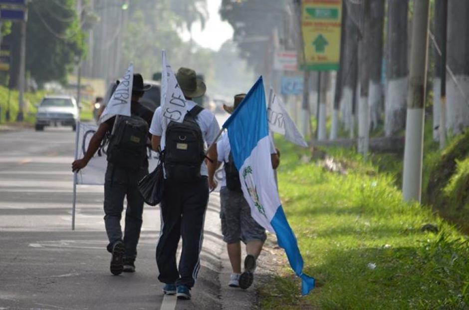 Un nuevo grupo de "caminantes" surgió este martes con el objetivo de exigir un alto a la corrupción. (Foto: Facebook/Canal 4 Retalhuleu)