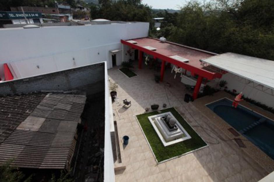 Esta es una de las 20 casas decomisadas este lunes por las autoridades mexicanas, las cuales pertenecían a miembros de "Los Caballeros Templarios". (Foto: Proceso)