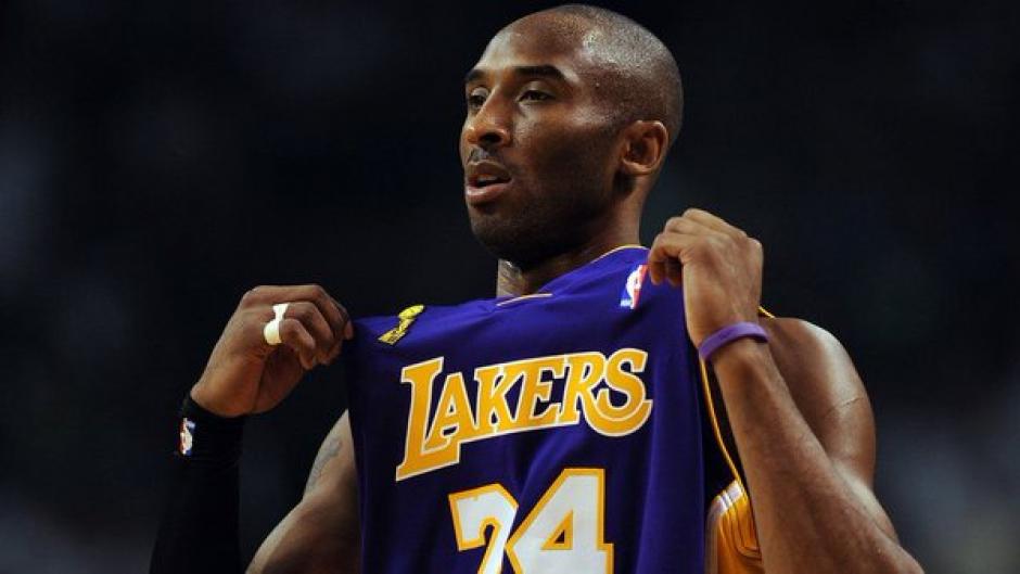 Kobe Bryant y los Lakers caen de visita frente a Thunders. (Foto: AFP)