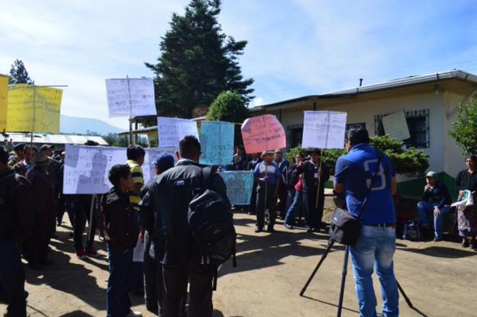 Las protestas se replicaron en las sedes del INAB en el interior del país. (Foto&nbsp;UTZ CHE´)