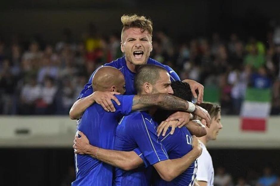 Italia vence 2-0 a Finlandia en duelo previo a la Eurocopa 2016. (Foto: EFE)