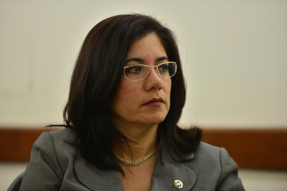 La abogada Claudia Escobar denunció ante la CICIG que recibió presiones para otorgar un amparo a favor de Roxana Baldetti y que a cambio le ofrecieron la reelección. (Foto: Wilder López/Soy502).