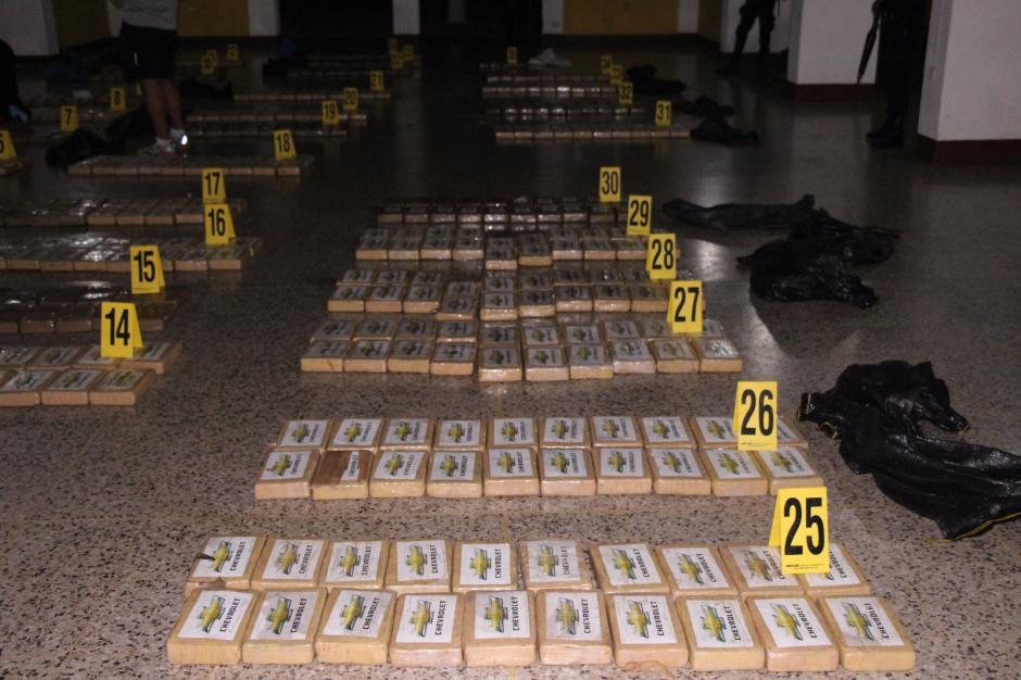 El primer decomiso de cocaína en Guatemala fue de 683 kilos informó la PNC y MP. (Foto: PNC) 