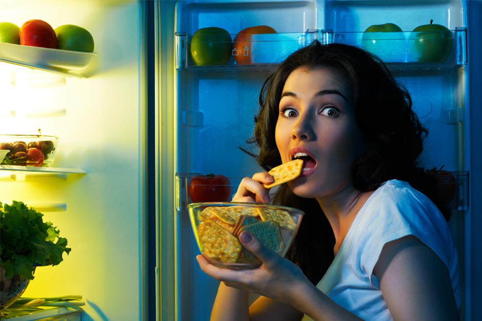 Tener cinco comidas al día, ayuda a reducir la sensación de hambre en la noche. (Foto: Archivo)