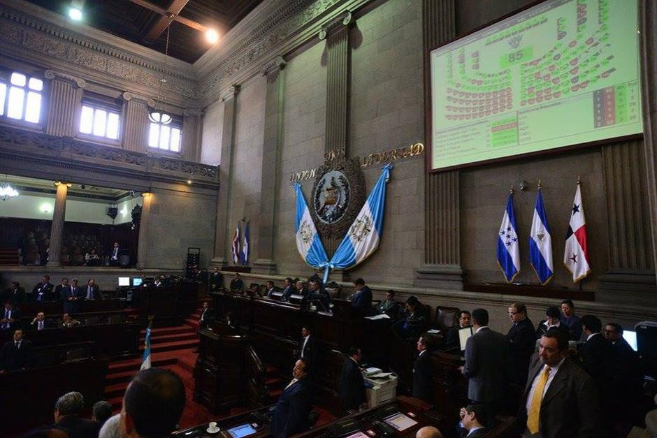 Durante más de tres horas los diputados discutieron sin llegar a acuerdos, por un lado, Lider deseaba imponer sus temas de interés: retrasar las reformas electorales y no conocer el antejuicio; y por el otro las bancadas minoritarias se opusieron. (Foto: Archivo/Soy502)