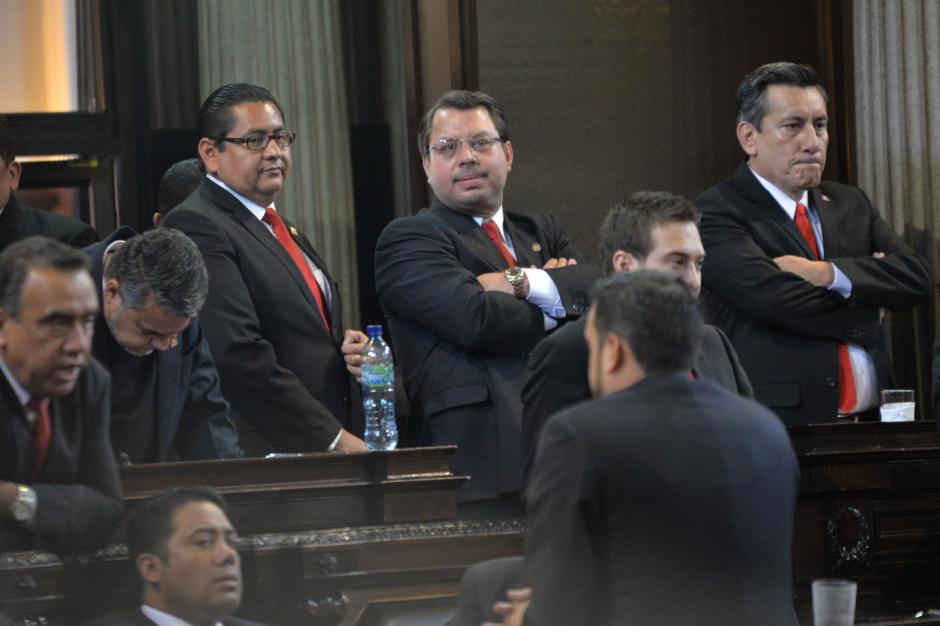 El diputado Salvador Baldizón (C) renunciará al partido Libertad Democrática Renovada (Líder) por asuntos personales, al igual que Roberto Villate (D). (Foto: Archivo/Soy502)