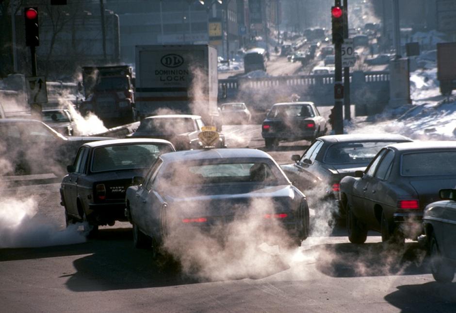 Respirar el humo que expulsan los vehículos puede afectar al colesterol que circula por la sangre y provocar la obstrucción de las arterias. Taringa