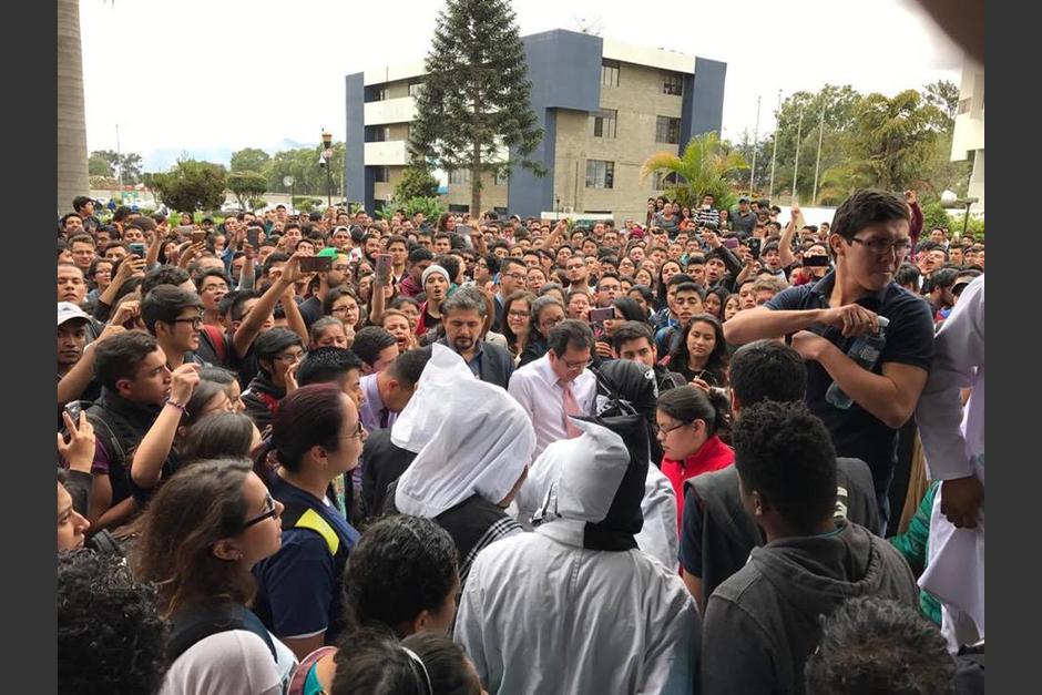 Estudiantes de medicina del CUM desconocieron a los integrantes del Comité de Huelga de esa facultad y expulsaron a los encapuchados. (Foto: Carlos Duarte/Nuestro Diario)