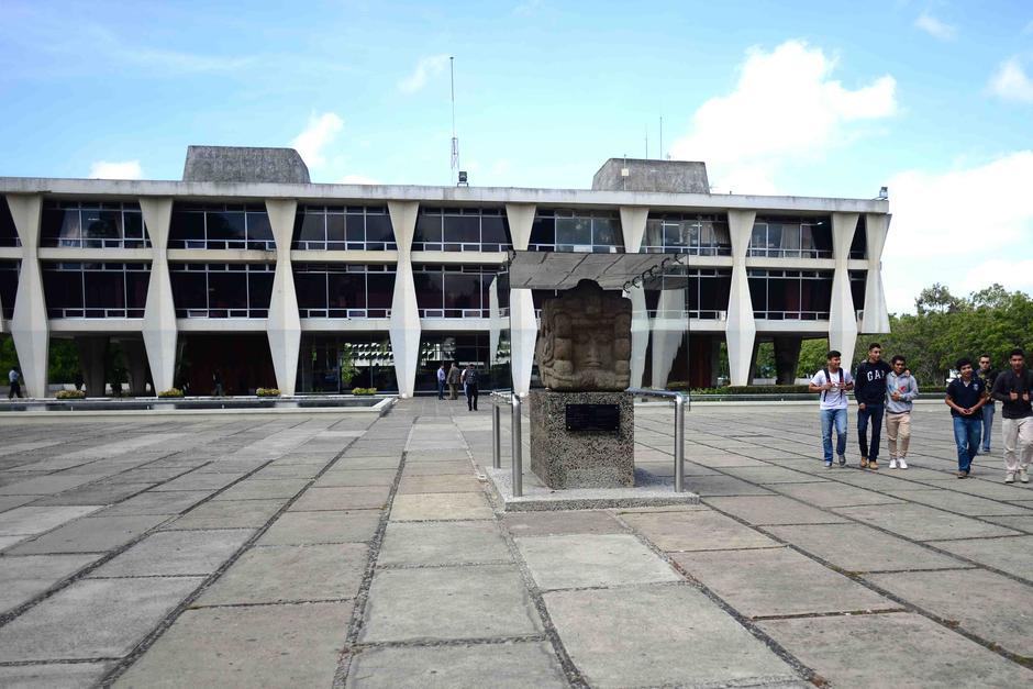La universidad pública de Guatemala, al igual que las privadas se encuentran por debajo de 30 puntos de calificación, según el estudio. (Foto: Archivo/Soy502)