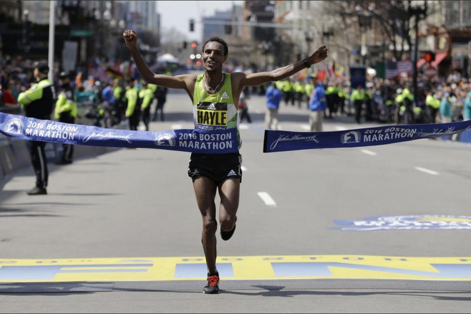 Lemi Hayle dominó la prueba masculina y su compatriota Atsede Baysa fue la más rápida entre las mujeres en la edición 120 del Maratón de Boston en la que participaron más de 30 mil fondistas. (Foto: Greg M. Cooper/USA TODAY SPORTS)