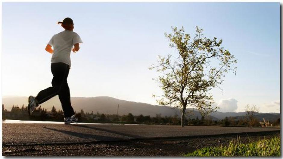    Si realizas ejercicios por la mañana favorecerás la quema de calorías y la función metabólica. (Foto: Archivo)