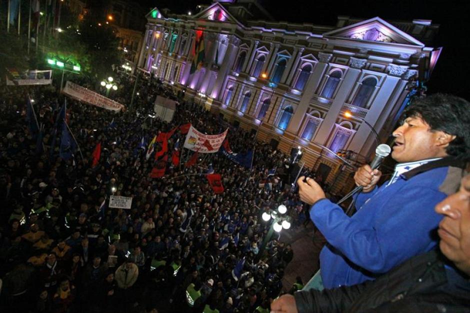 Evo Morales anuncia su tercera victoria electoral. (Foto: EFE)
