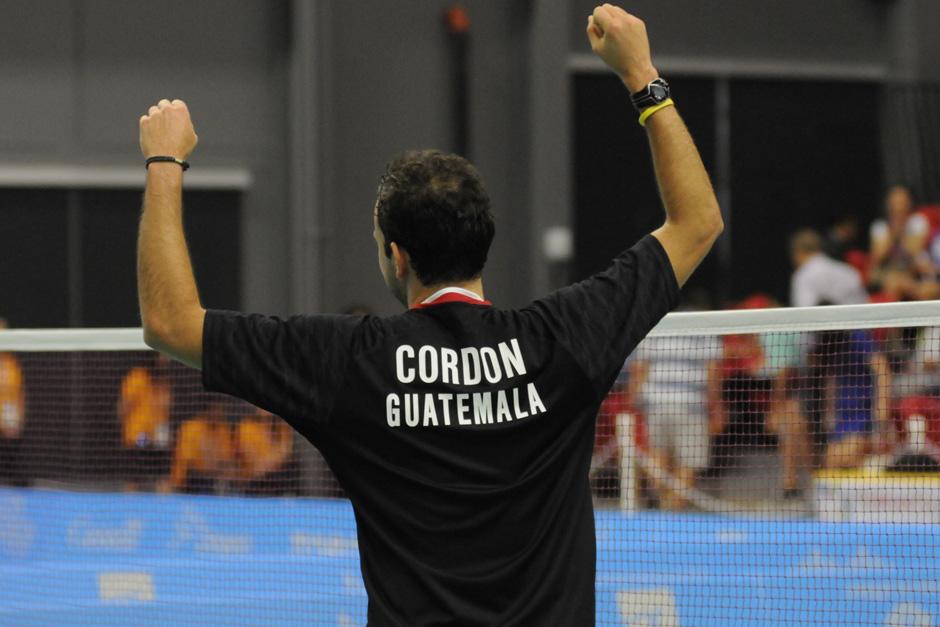 El guatemalteco Kevin Cordón celebró la medalla de oro ganada en los Juegos Panamericanos de Toronto 2015. (Foto: Pedro Mijangos/Soy502)