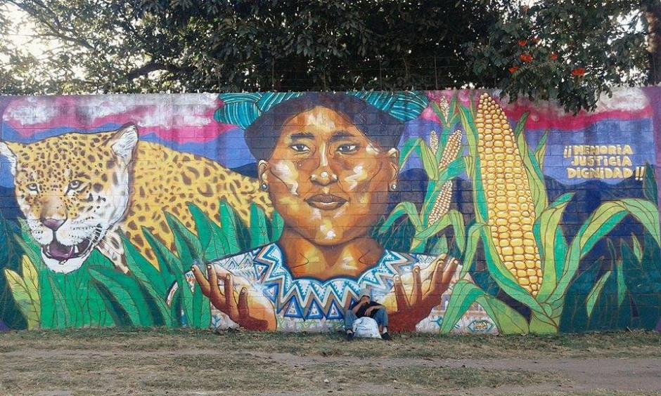 El Barrio La Morera de la zona 1, cobra vida gracias al trabajo de la Escuela de Niños Pintores Frida Kahlo. (Foto: Celeste Mayorga) 