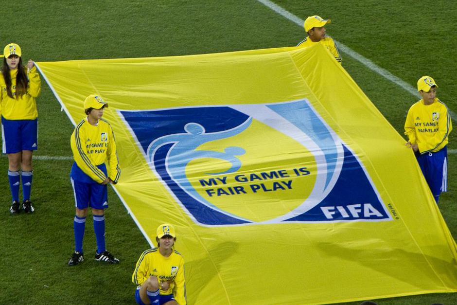 La FIFA promueve el "Fair Play" en todos los juegos oficiales, pues además es una estrategia para evitar todo tipo de violencia en los estadios.