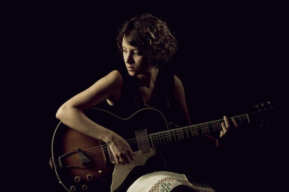 Actualmente Gaby Moreno se encuentra de gira con el músico y actor británico Hugh Laurie. (Foto: musikaze.com)