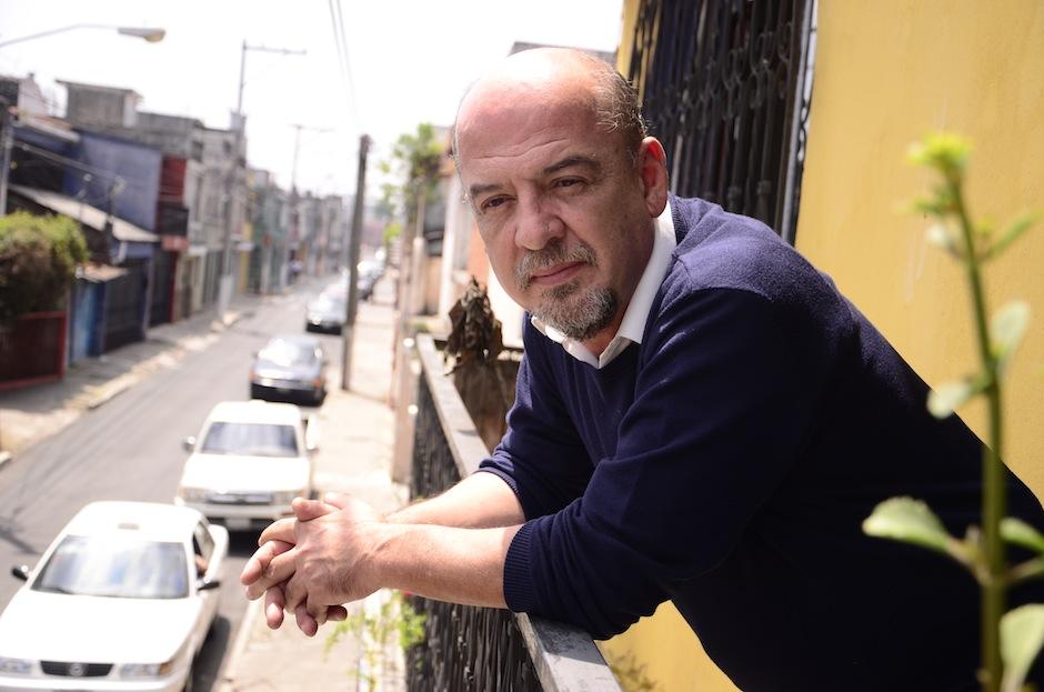 El escritor guatemalteco Gerardo Guinea, ganador del Premio Praxis de poesía, celebra 21 años de Magna Terra Editores. (Foto: Selene Mejía/Soy502)&nbsp;