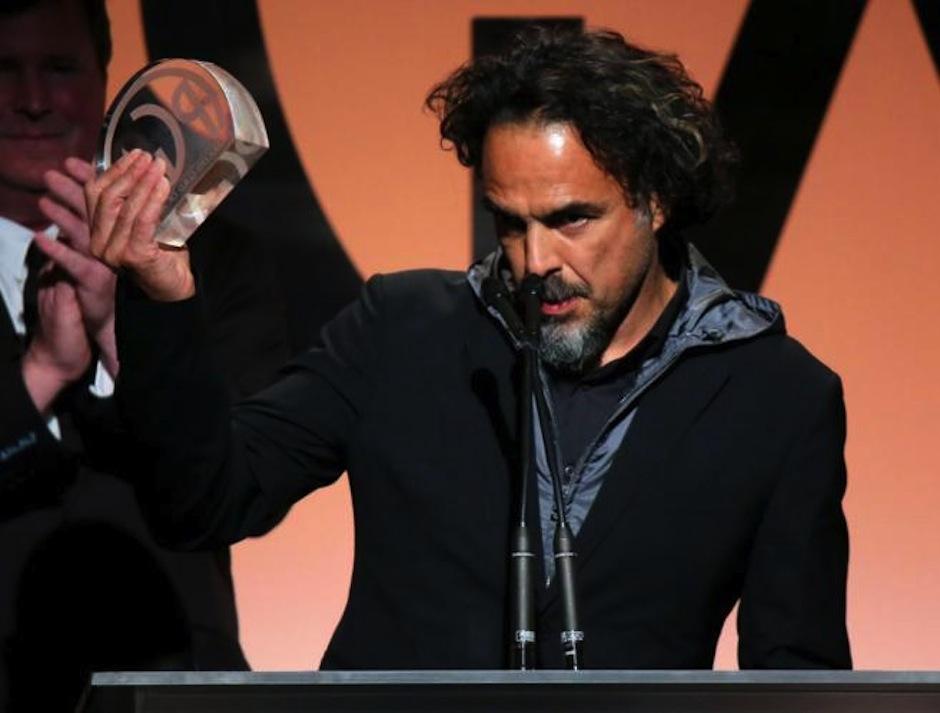 González Iñárritu recibiendo el premio del Sindicato de Productores. (Foto: El Mundo)
