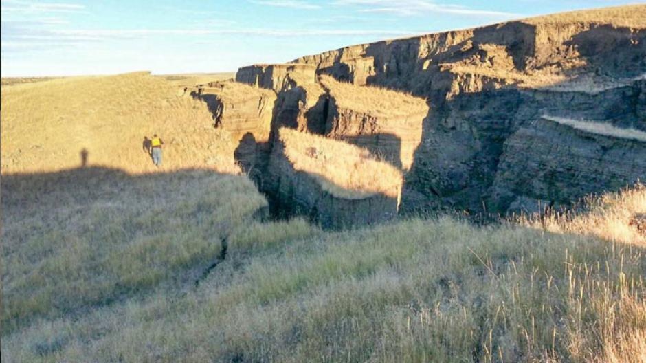 La grieta aparecida en las montañas de Bighorn tiene más de 680 metros de largo y 45 de ancho. (Foto: RT)