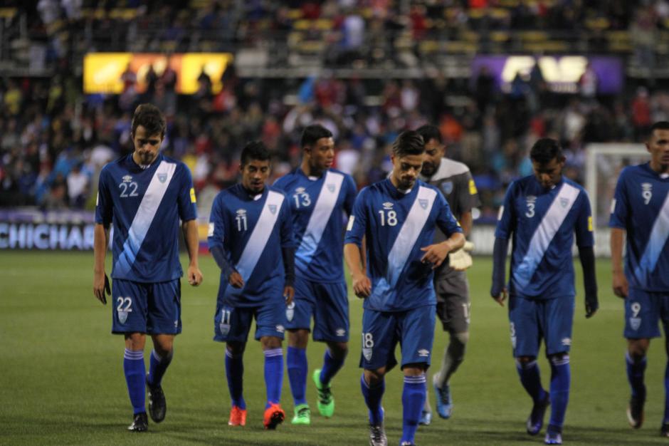 Con desazón salieron los jugadores de la Sele tras caer contra Estados Unidos. (Foto: Luis Barrios/Soy502)