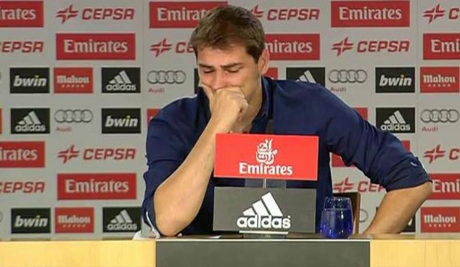 Iker Casillas no pudo contener las lágrimas frente a los periodistas que estuvieron presentes durante su despedida del club que lo vio nacer como jugador profesional.&nbsp;
