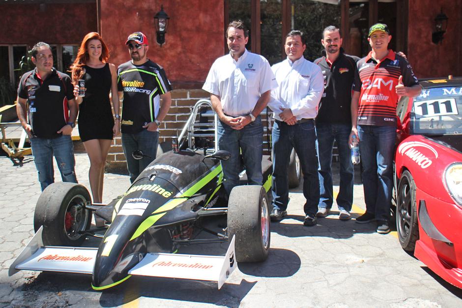 El Campeonato Nacional de Automovilismo 2015 fue presentado por autoridades del Autódromo Pedro Cofiño y pilotos participantes. (Foto: José Dávila/Soy502)