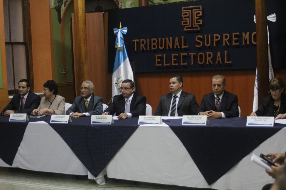 Los magistrados resolvieron sancionar a los partidos después de que los partidos no cumplieran con retirar las vallas con campaña anticipada. (Foto: Antonio Ordoñez)