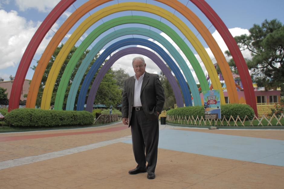 Don Ricardo Castillo Sinibaldi es el hombre que ha logrado llevar diversión a los trabajadores del sector público y privado durante más de cuatro décadas. (Foto: Marcelo Jiménez/Soy502)