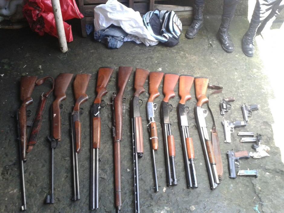 El Ministerio Público incautó 13 armas en los 61 allanamientos. &nbsp;(Foto: MP)