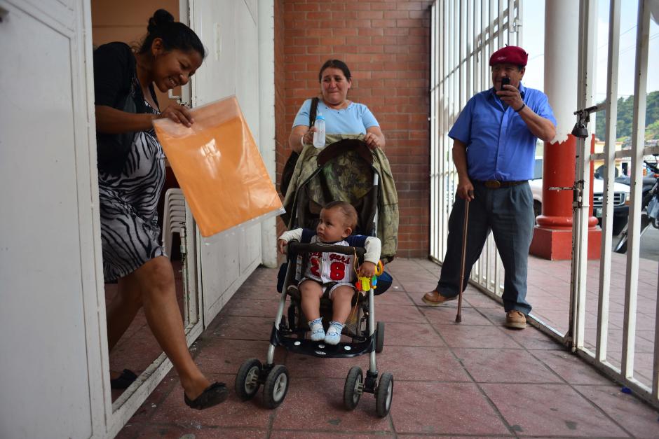 Más de 340 afectados continúan viviendo en los dos albergues habilitados, el resto está alojado con familiares o amigos o pagando un alquiler provisional. (Foto: Jesús Alfonso/Soy502)