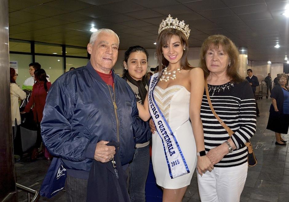 Miss Guatemala 2015-2016, Jeimmy Aburto hizo maletas para partir a Las Vegas Nevada y representar a nuestro país en Miss Universo. (Foto: Selene Mejía/Soy502)&nbsp;