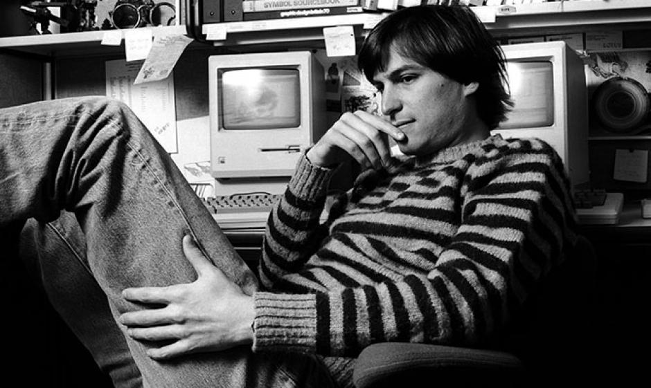Se cumplen tres años tras la muerte de Steve Jobs, fundador y CEO de Apple, la empresa que sigue en la huella de innovación y desarrollo que él marcó.&nbsp;