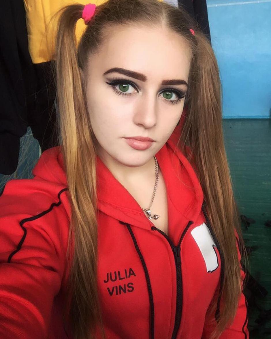 Julia Vins La Chica Con Rostro Angelical Que Sorprende Por Su Cuerpo