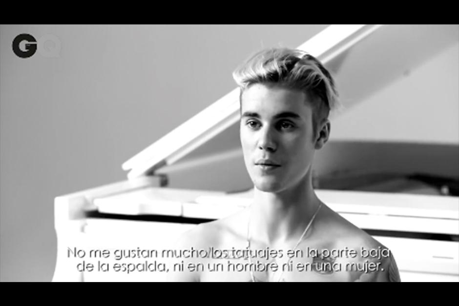 La revista GQ le preguntó a Justin sobre sus tatuajes.(Foto: Video)