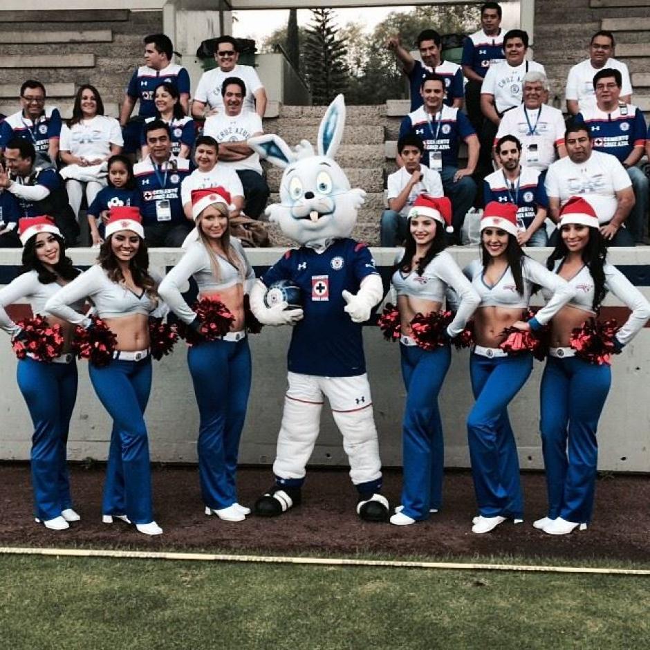 Porristas del Cruz Azul envían emotivo mensaje navideño