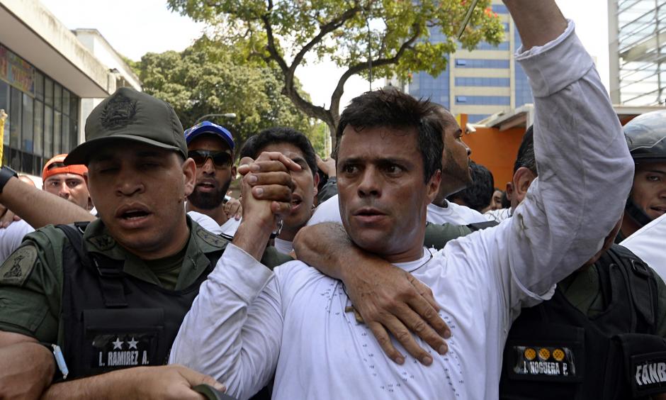 Leopoldo López será enjuiciado por los incidentes ocurridos en Caracas el pasado 12 de febrero, podría ser sentenciado a 10 años de cárcel. (Foto:Archivo)&nbsp;