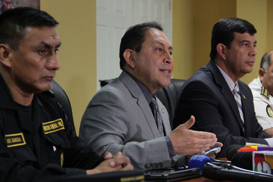 El actual ministro de Gobernación señaló que investigarán los contratos firmados por el exministro Mauricio López Bonilla, pues existen dudas en los procesos. (Foto: Archivo/Soy502)