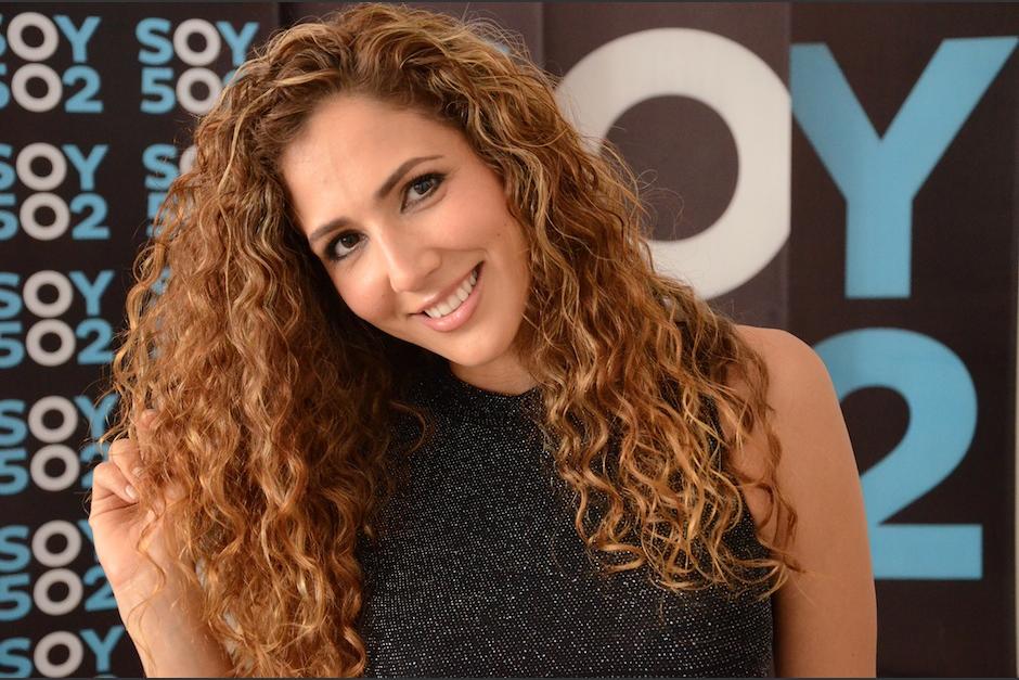 Lorena Pinot realizó un reality show llamado "Al ritmo de mi sueño", en el que compuso su sencillo "La vida es una sola", junto a sus seguidores. (Foto: Selene Mejía/Soy502)&nbsp;
