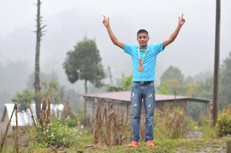 Mario Pacay, fondista de 17 años, creció en la aldea San Pablo Xucaneb, en Alta Verapaz. En los Juegos Centroamericanos y del Caribe ganó un bronce. (Foto: Byron de la Cruz/Corresponsal Nuestro Diario)