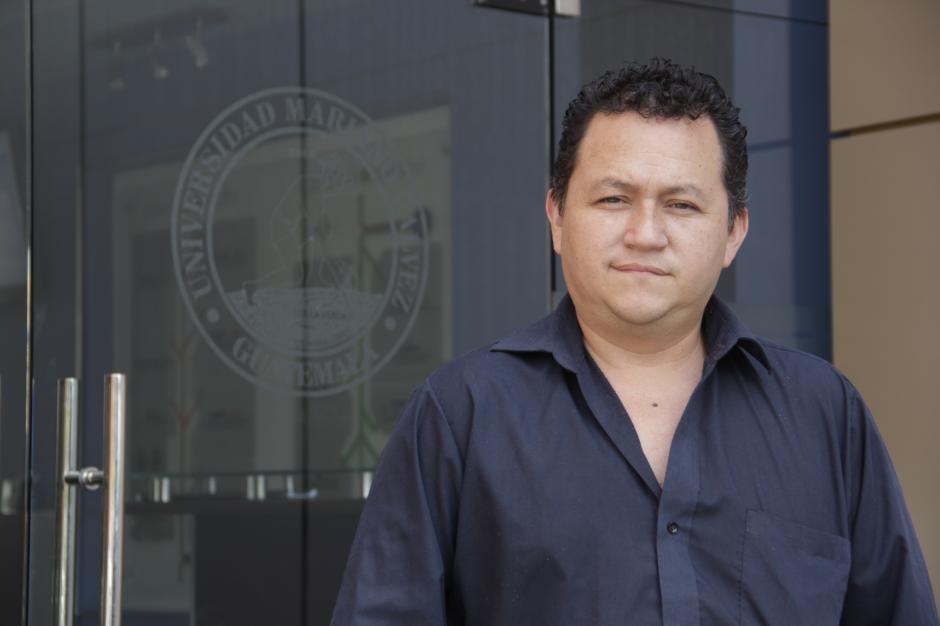 El ingeniero Daniel Lara, de la Universidad Mariano Gálvez desarrolló la aplicación en pro de la ciencia. (Foto: Fredy Hernández/Soy502)