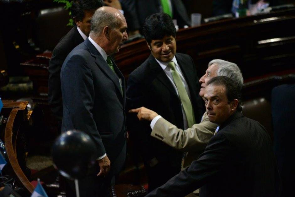 Una acalorada discusión se inició, nuevamente, entre los diputados de la UNE y Lider, por el Presupuesto. (Foto: Wilder López/Soy502)