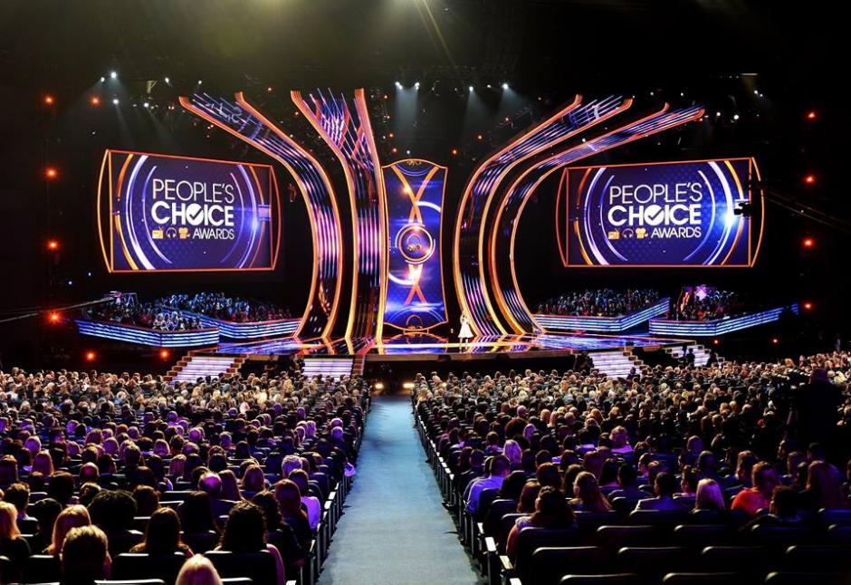 La entrega de los "People’s Choice Awards 2015" se celebró en el Nokia Theatre de Los Ángeles este miércoles y se premió a lo mejor del cine, la televisión y la música. (Foto: CBS)