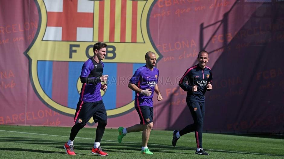 Messi participó en el entreno de este jueves, aunque los ejercicios fueron diferentes al del resto del equipo por las molestias en el pie derecho.(Foto: Fc Barcelona)