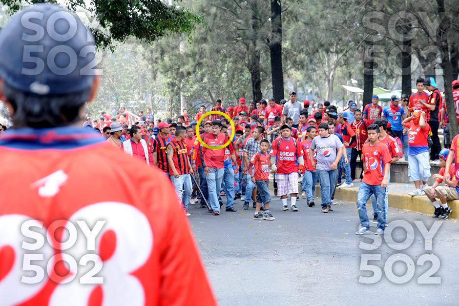 El líder de la porra roja y personalidad radial, Marlon Puente, más conocido como "Pirulo", estuvo con un grupo de aficionados en las afueras del estadio El Trébol la mañana en que fue asesinado el aficionado crema. Según un testigo protegido, "Pirulo" habría dado la orden de "trabar" a alguien e impedir que los rivales ingresaran al estadio.&nbsp;