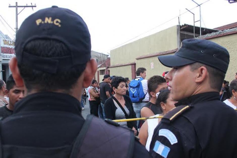 La PNC retomó el control del lugar luego de cinco horas de una acción que dejó como resultado dos monitores de Las Gaviotas fallecidos. (Foto: Alejandro Balán/Soy502)