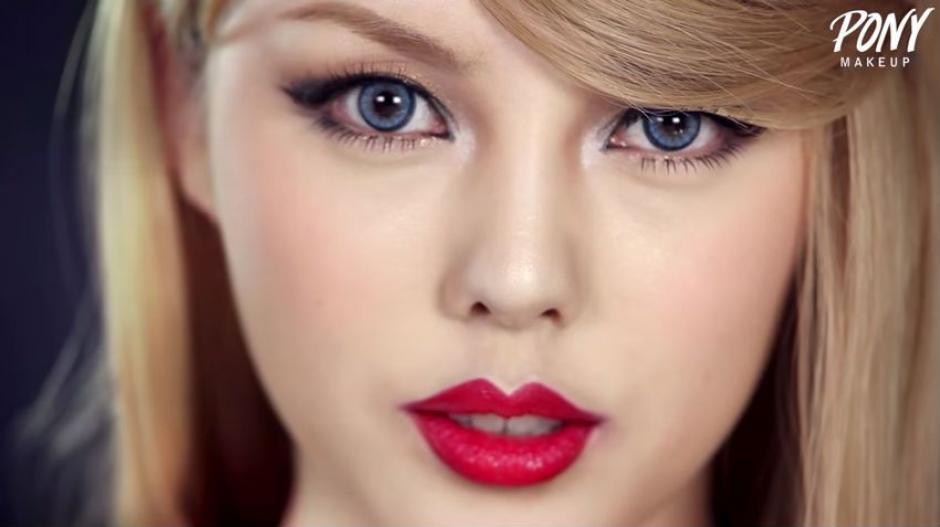 &nbsp;Park Hye Min es una maquilladora que, con algunos toques estéticos, logra parecerse a Taylor Swift. (Foto: CNN)